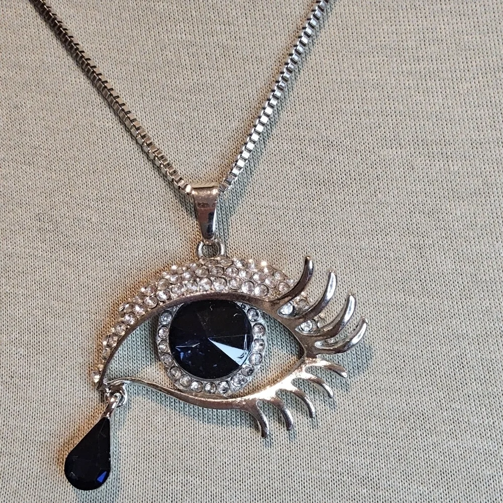 NWT HEALING EVIL EYE STATEMENT NECKLACE